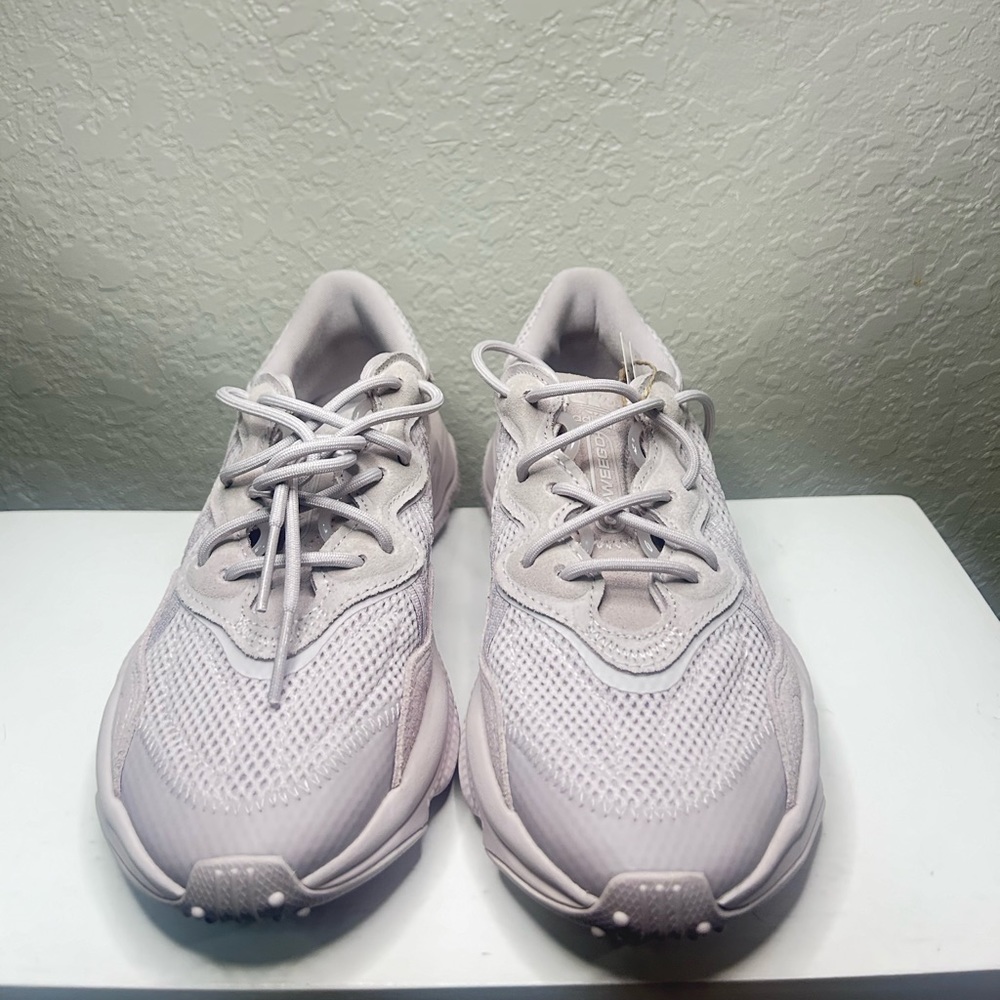 Adidas women’s original ozweego casual shoes in pink/ice purple sz 7.5